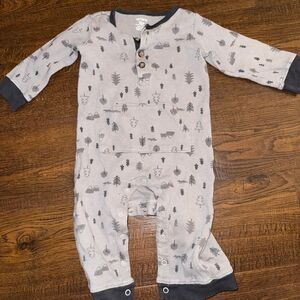 Carter’s 12M Waffle Knit Thermal Romper | Neutral Woodland Print Cozy One Piece